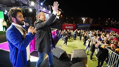 حميد الشاعري وهشام عباس يشعلان حفل رأس السنة في العين السخنة بروح التسعينات | صور