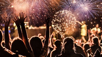 أول دولة في العالم تحتفل بالعام 2022