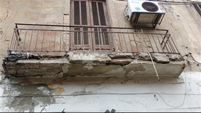 انهيار شرفة عقار بمنطقة العطارين وسط الإسكندرية دون إصابات