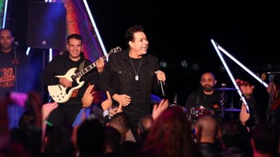 حفل حكيم كامل العدد في أقوى فعاليات رأس السنة بالغردقة | صور