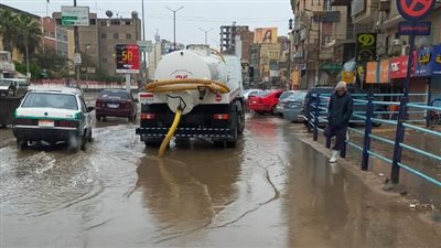 أخبار الفيوم|أمطار متوسطة تغرق الشوارع.. وتخصيص ٣ أرقام لشكاوي الطقس السيئ