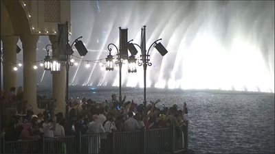 من النافورة الراقصة إلى برج خليفة.. مظاهر احتفال الإمارات بالعام الجديد | صور 