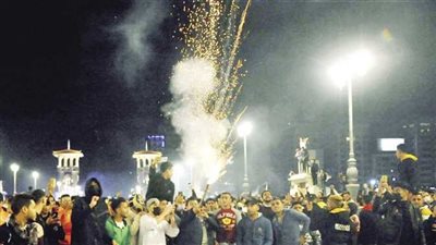 إطلاق الألعاب النارية احتفالا برأس السنة الميلادية الجديدة في مطروح | فيديو