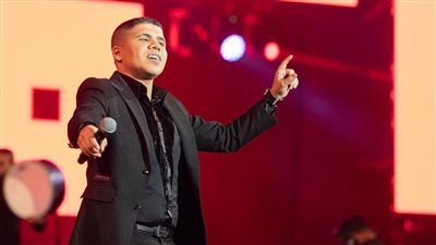 عمر كمال يشعل حفل رأس السنة بمهرجان 