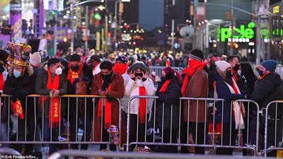 15 ألفا يحتشدون في تايمز سكوير للاحتفال برأس السنة | صور 
