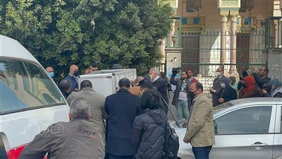 وصول جثمان جابر عصفور وزير الثقافة الأسبق لمسجد صلاح الدين بالمنيل استعدادا لتشييعه|فيديو وصور