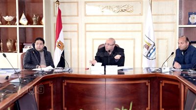 محافظ بني سويف يوجه بتسريع وتيرة الأعمال والإجراءات بالخطة الاستثمارية