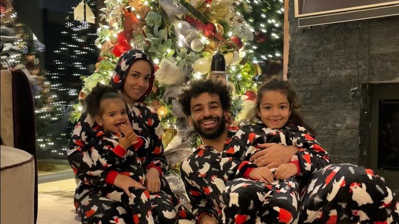 محمد صلاح وزوجته