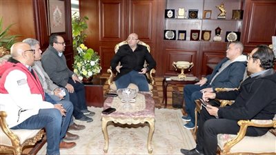 تمهيدا لافتتاحها.. محافظ بني سويف يبحث موقف تجهيزات مستشفى إهناسيا