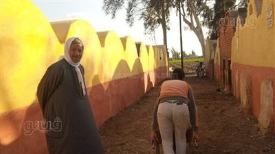 شباب قرية الرملية بالغربية يواصلون تجميل المقابر | صور