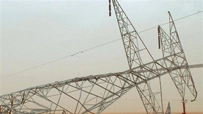 سقوط أعمدة كهرباء ضغط عال بالقرب من شرم الشيخ وغلق طريق غارب - الغردقة