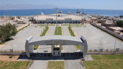 إعادة فتح ميناء نويبع البحري بجنوب سيناء بعد تحسن الأحوال الجوية 