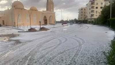 أجواء أوروبية في الغردقة.. الثلوج تغطي شوارع المدينة | فيديو