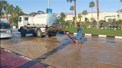 انقطاع التيار الكهربائي يتسبب في تعطل محطات وروافع المياه بشرم الشيخ | صور 