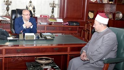محافظ بني سويف لوكيل الأوقاف الجديد: ساعدونا في نشر الوعي بالقضية السكانية