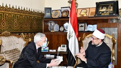 وزير الأوقاف خلال استقبال سفير فرنسا: نرفع راية الإنسانية عالية