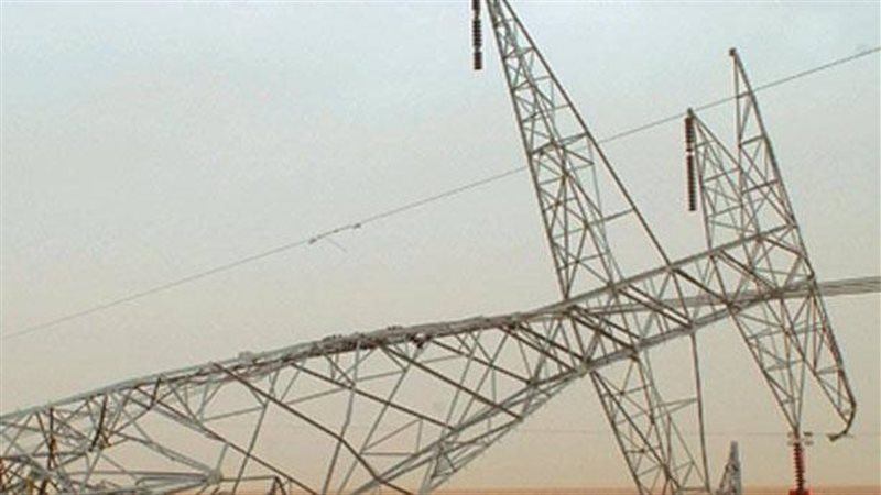 سقوط أعمدة كهرباء