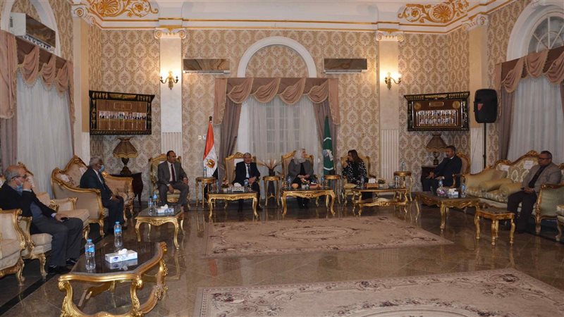 محافظ المنيا يستفَقبل
