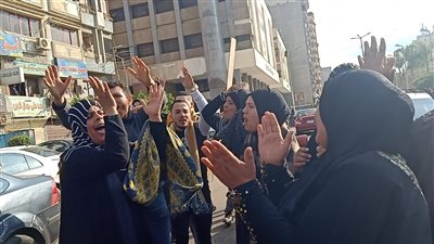 10 صور ترصد فرحة والدي الطفلة علياء بعد تأييد حكم الإعدام على قاتلها 