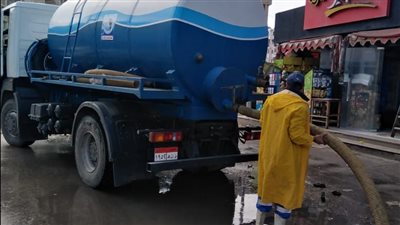 مياه القناة تؤكد استمرار تمركز فرق التدخل السريع بالشوارع | صور