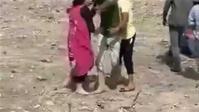 ضحية التعرية بعد سجن شقيقها 10 سنوات: 