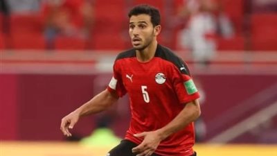 جالطة سراي يراقب حمدي فتحي في أمم أفريقيا