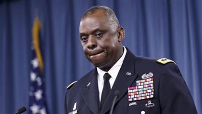 مؤتمر صحفي لوزير الدفاع الأمريكي في سلوفاكيا