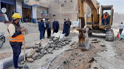 تنفيذ مشروعات مياه شرب وصرف بـ أخميم وجرجا في سوهاج | صور 