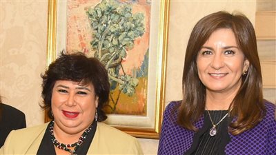  إمداد مدرسة نجيب محفوظ المصرية بإيطاليا بإصدارات عن الأديب 