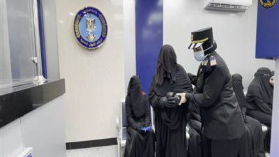 أتوبيسات لنقل كبار السن إلى الأحوال المدنية لاستخراج الأوراق الثبوتية بمطروح 