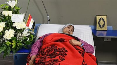 بعد تكريمها.. سيدة الشهامة بحلوان توجه رسالة للرئيس السيسي | فيديو