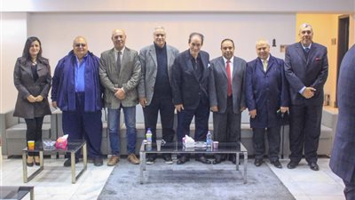 رئيس الاتحاد المصري لتنس الطاولة في زيارة للنادى الإسماعيلى| صور