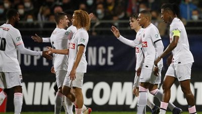 مبابي ينقذ باريس سان جيرمان من كمين 