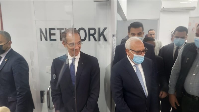 محافظ بورسعيد ووزير