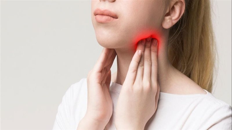 علاج اللوز للكبار