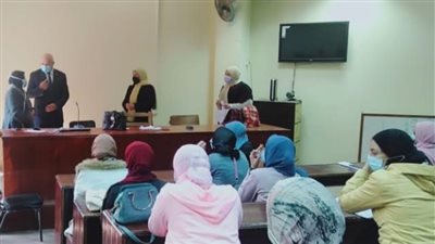 رئيس جامعة بنها يتفقد سير الامتحانات بكلية التمريض 