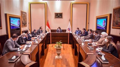 خالد عبد الغفار: برامج تدريبية لرفع كفاءة الفرق الطبية ضمن مبادرة حياة كريمة