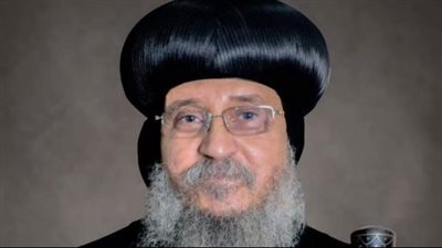 بالزغاريد والورود.. إيبارشية إسنا وأرمنت تحتفل بعودة الأنبا يواقيم من رحلته العلاجية