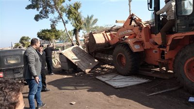 إزالة 4 حالات تعد على أراضي زراعية في الأقصر