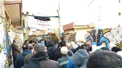 إقبال متوسط من الناخبين على لجنة مدرسة عزت النمر بجولة الإعادة في البحيرة (صور)