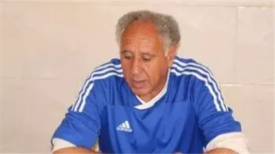 وزير الشباب والرياضة يطمئن على حالة حسن علي نجم الترسانة السابق