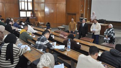عميد تجارة عين شمس: قضينا علي مشكلة الكثافة بامتحانات التيرم الأول
