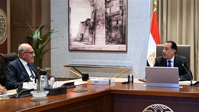 مدبولي ورئيس مجلس