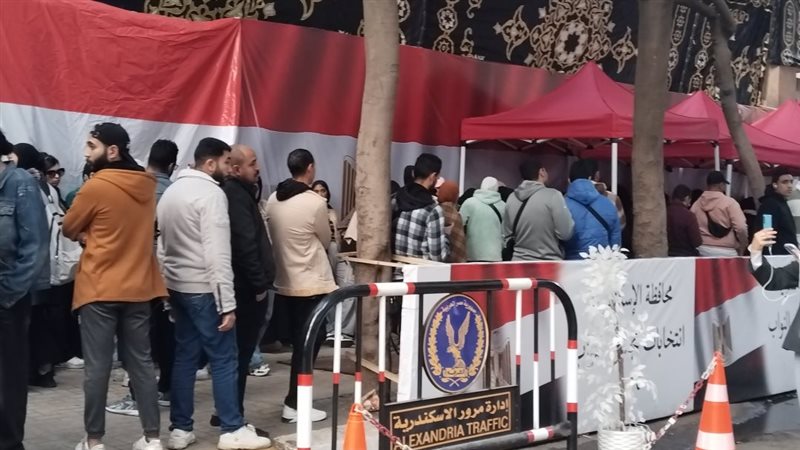  إقبال متوسط على