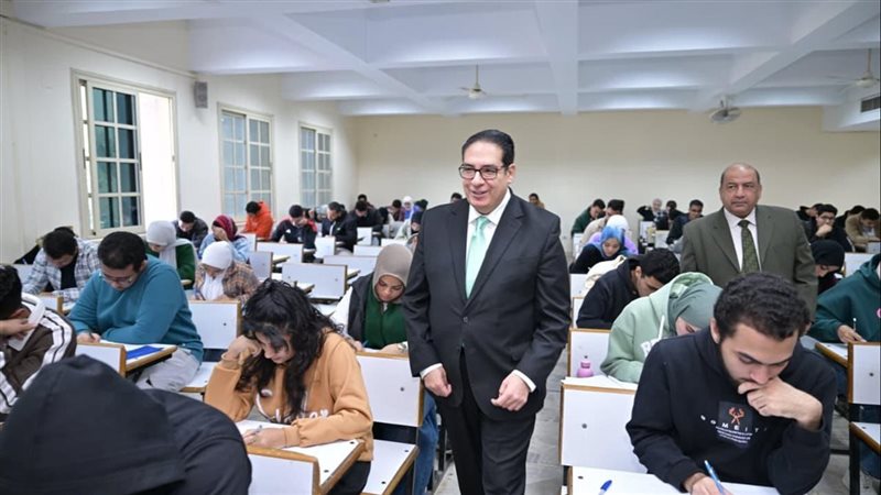 رئيس جامعة القاهرة