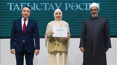 الجامعة المصرية بكازاخستان تحتفل بتخريج الدفعة الأولى من مركز 