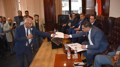 شعبة المواد الغذائية بالجيزة تناقش مع مسئولي التموين تحديات القطاع