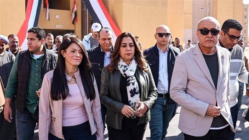 أثناء الافتتاحات
