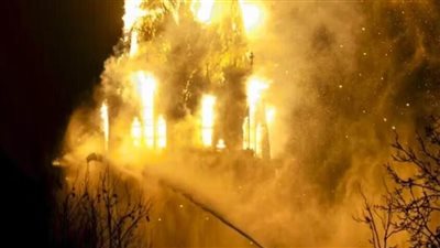 حريق هائل يلتهم كنيسة عمرها 150 عاما في أمستردام (فيديو)