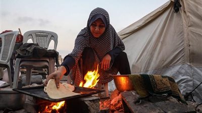 حكومة غزة تطلق استغاثة: البرد القارس يقتل المواطنين بسبب الحصار والإبادة 